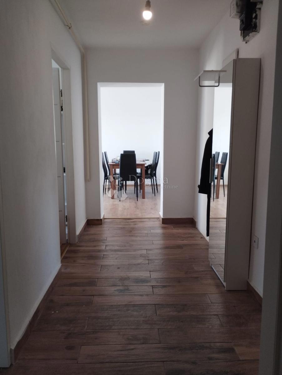 Appartamento PULA, 800 €