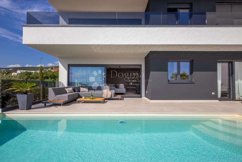 Appartamento KOSTRENA, 3.500 €