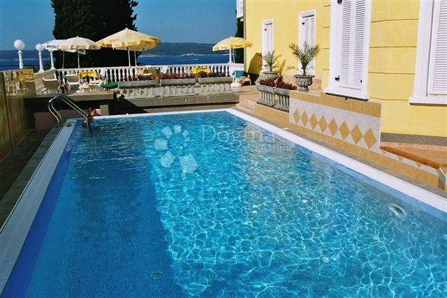 Коммерческая площадь CRIKVENICA, 6.300.000 €