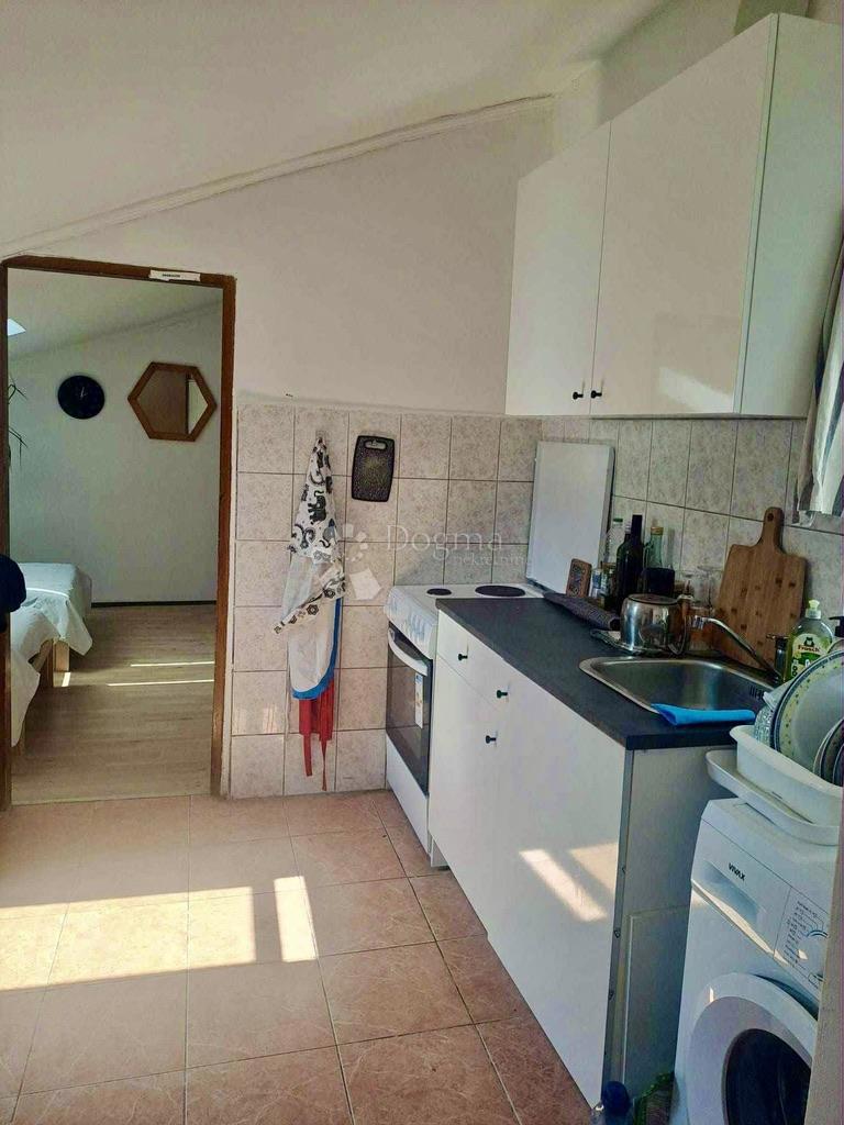 Appartamento RIJEKA, 420 €