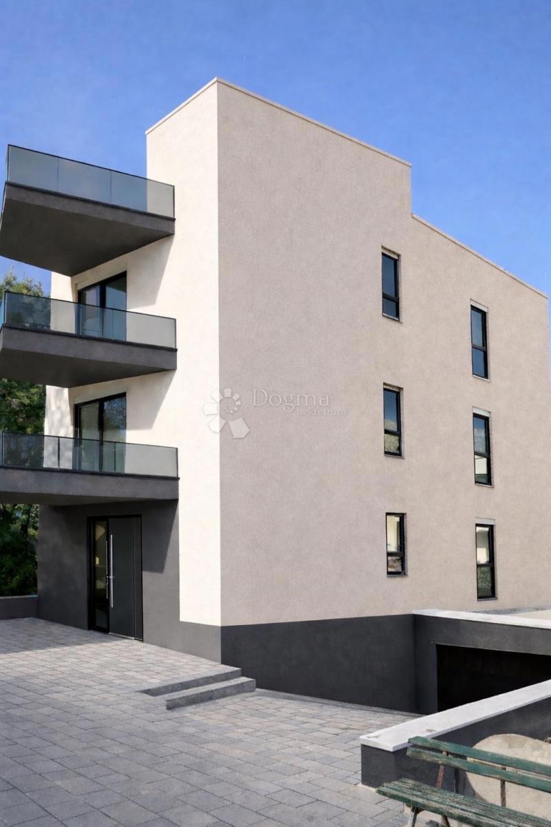 Квартира PODSTRANA, 412.000 €