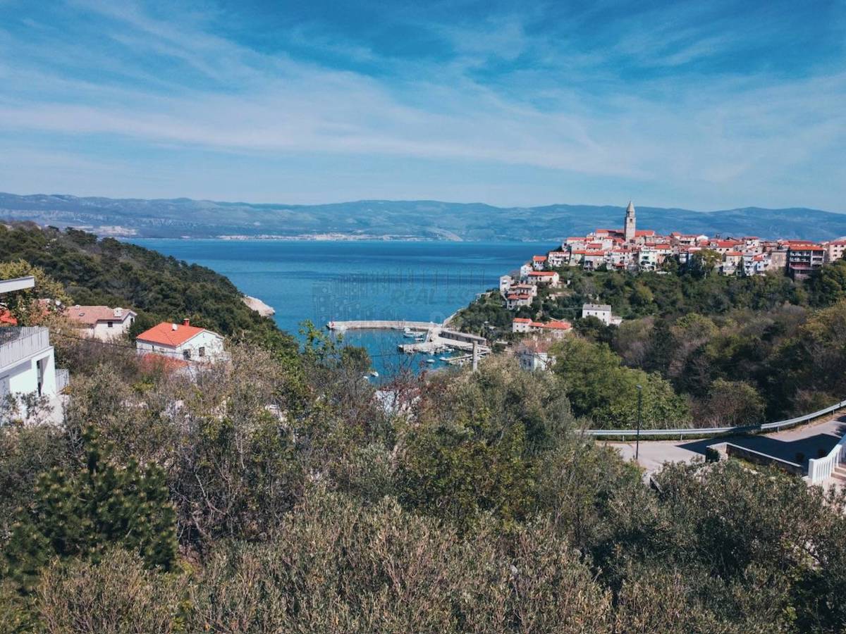 Građevinsko zemljište s projektom za luksuznu villu! – 2