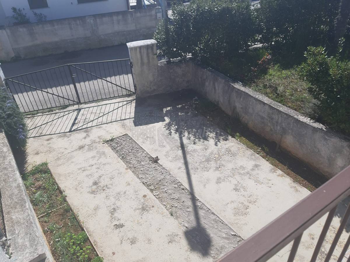 Haus mit 2 Wohnungen, großes Potenzial! Insel Krk – 3