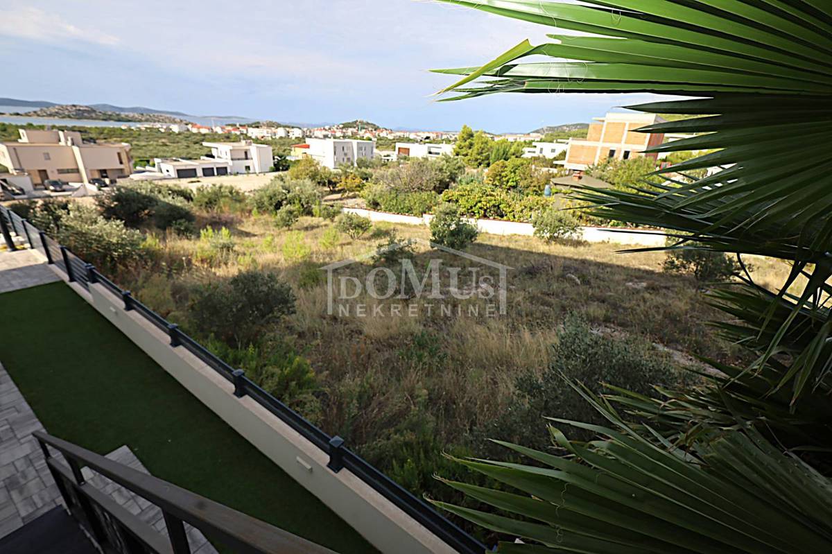 Участок VODICE, 398.000 €