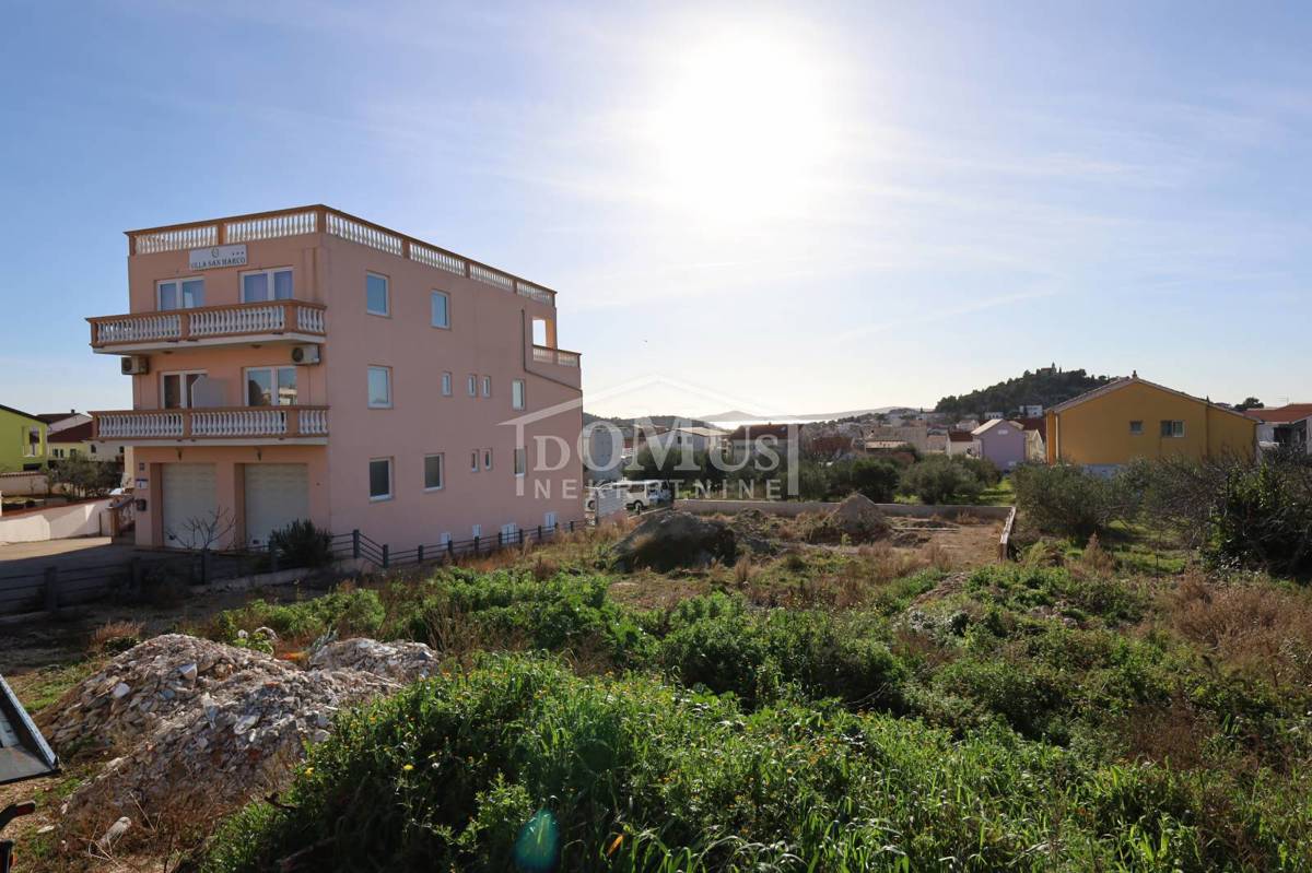 Terreno TRIBUNJ, 350.000 €