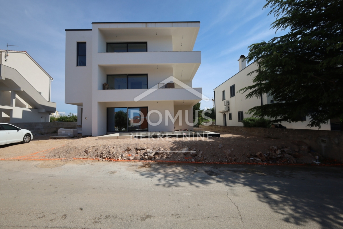 Vodice, 2-bedroom apartment 84,68m2 on the 1st floor, quiet location