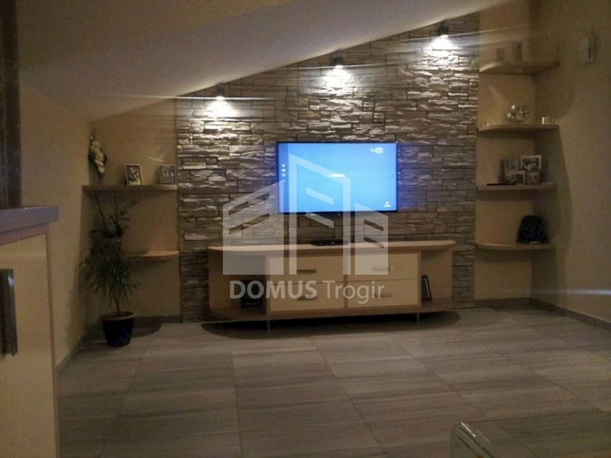 KAŠTEL SUĆURAC