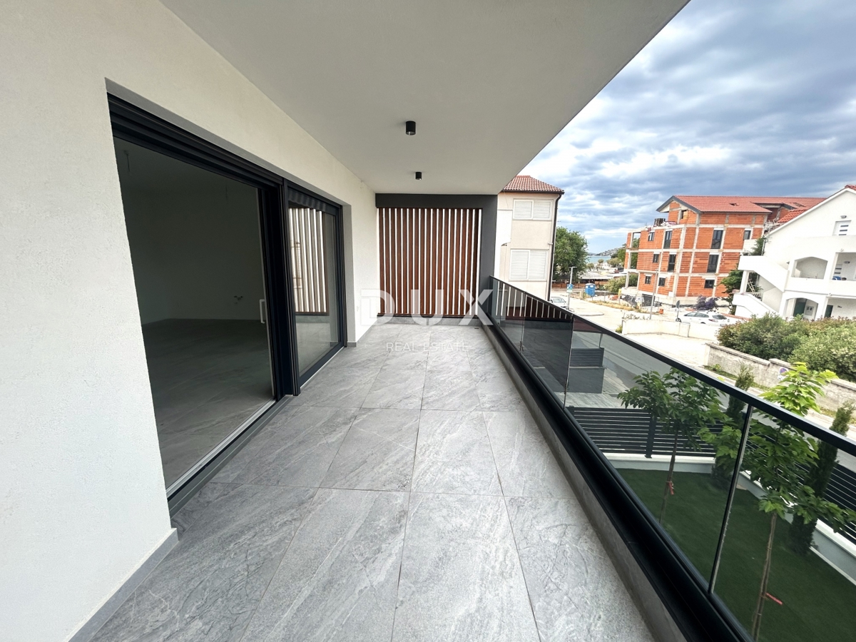 ŠIBENIK, VODICE – 120m from the beach, sea view, large terrace, garage