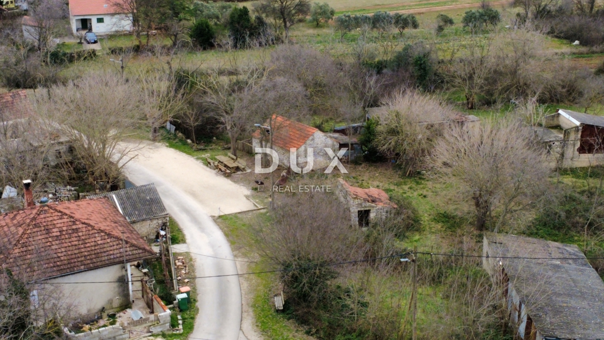 Terreno ZEMUNIK DONJI, 145.000 €