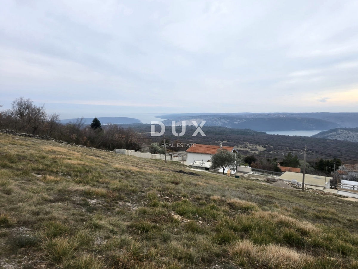 Участок LABIN, 150.000 €