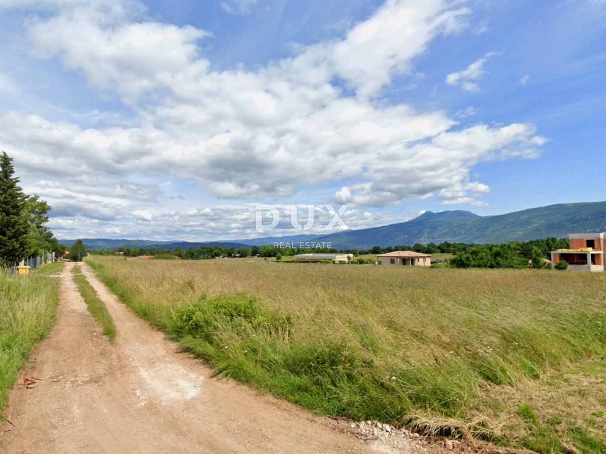 Участок LABIN, 78.150 €