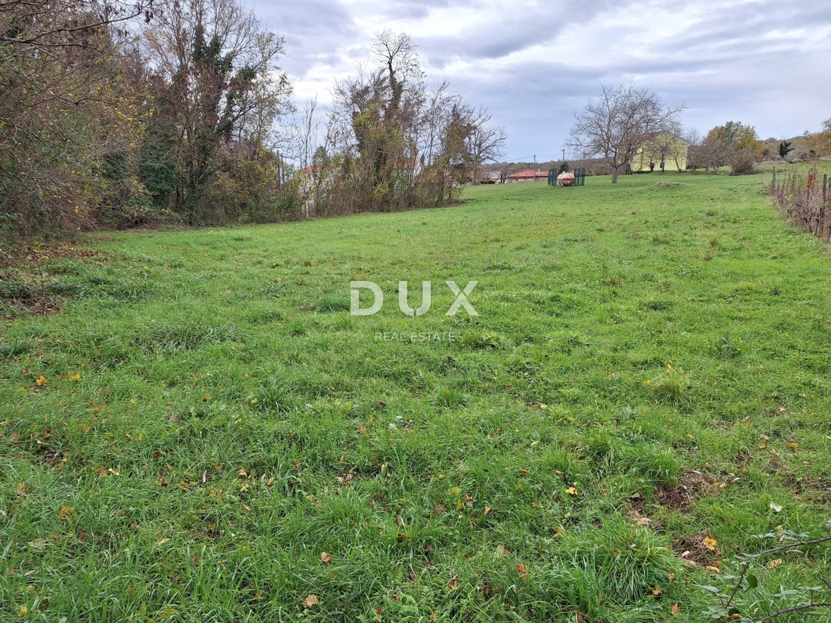 Участок LABIN, 98.000 €