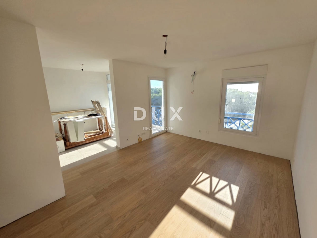 Pula, Stoja, 4-room apartment, 77 m2, loggia, sea view