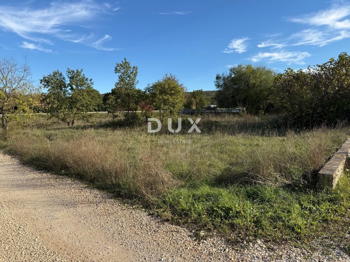 Участок LABIN, 110.000 €