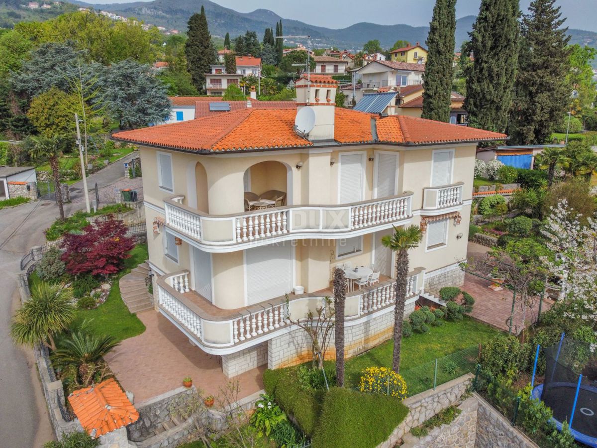 OPRIČ