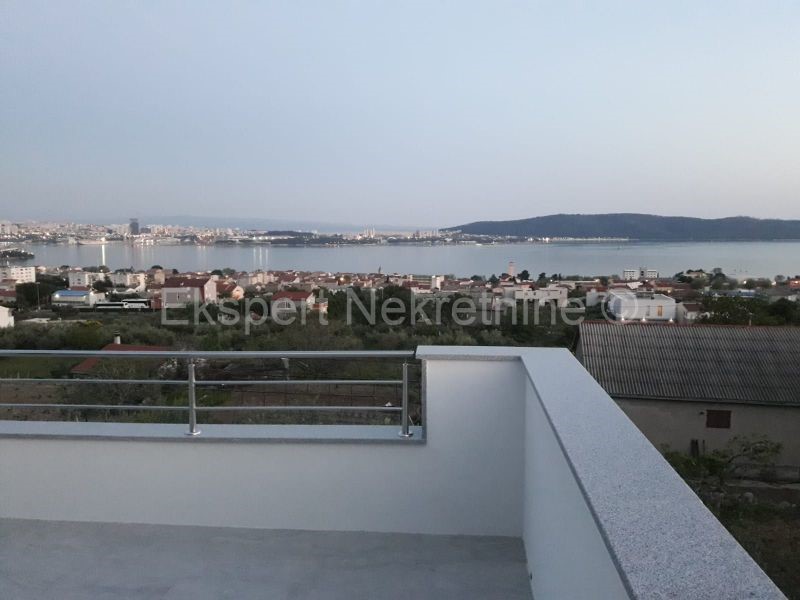 KAŠTEL SUĆURAC