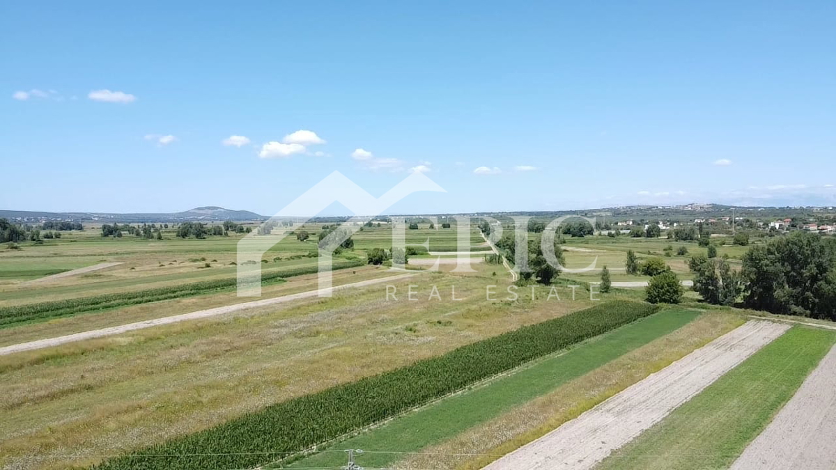 Участок POLAČA, 38.740 €