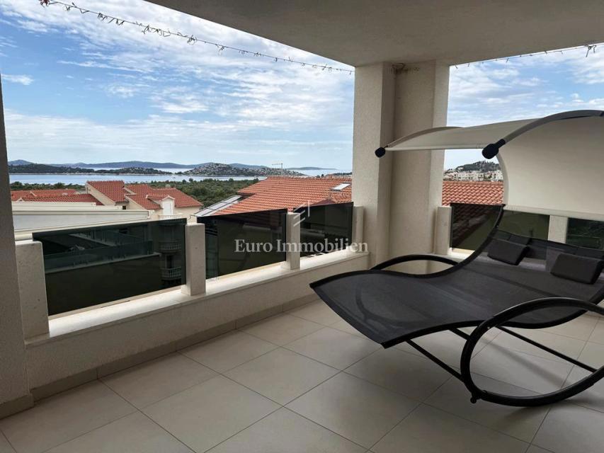 Penthouse sa panoramskim pogledom na more - Vodice