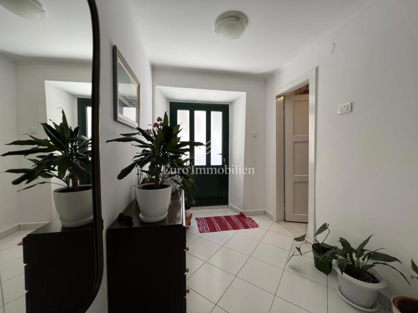 Дом MAKARSKA, 370.000 €
