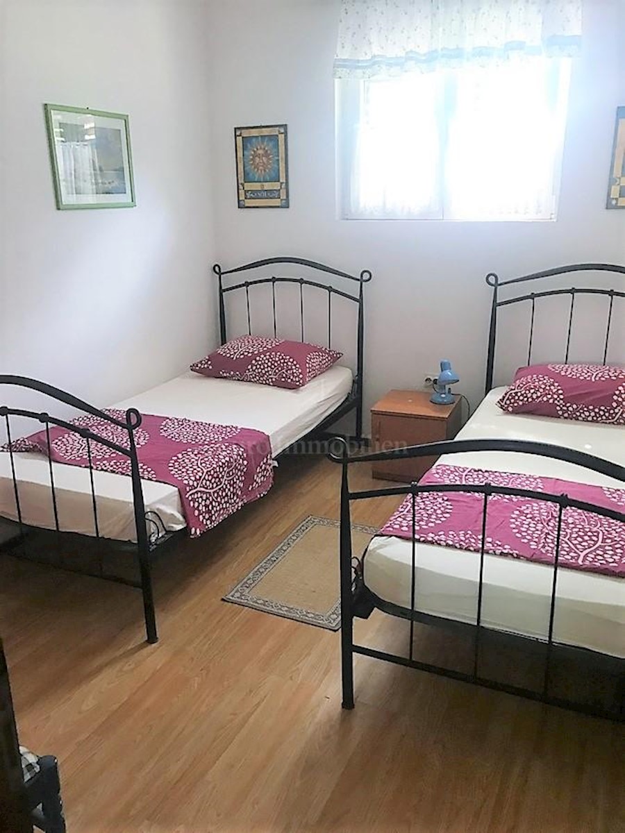 NEČUJAM