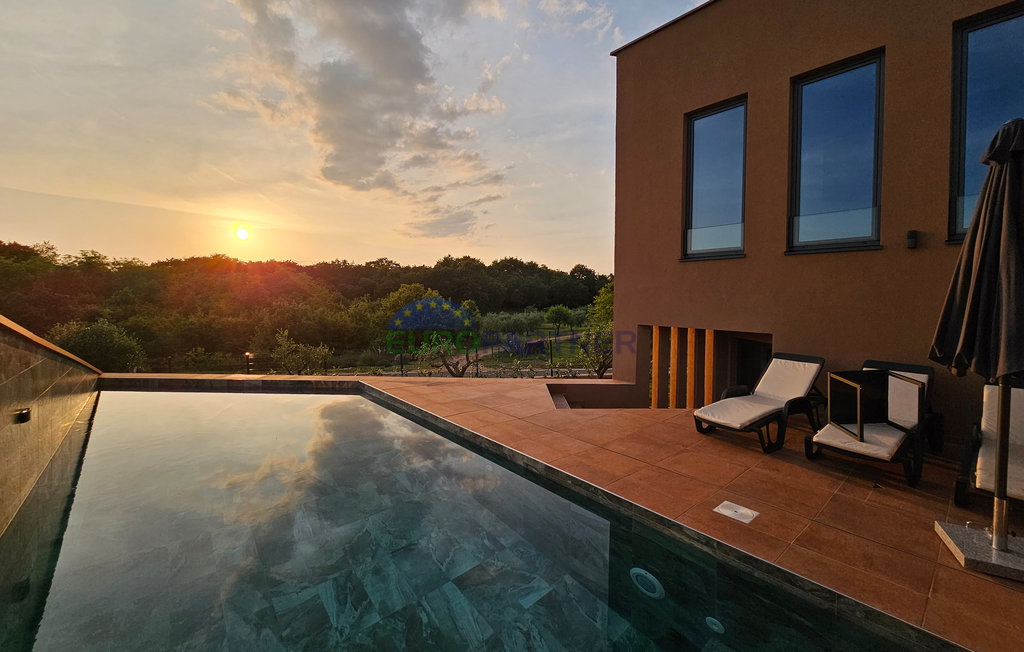Дом NOVIGRAD, 730.000 €
