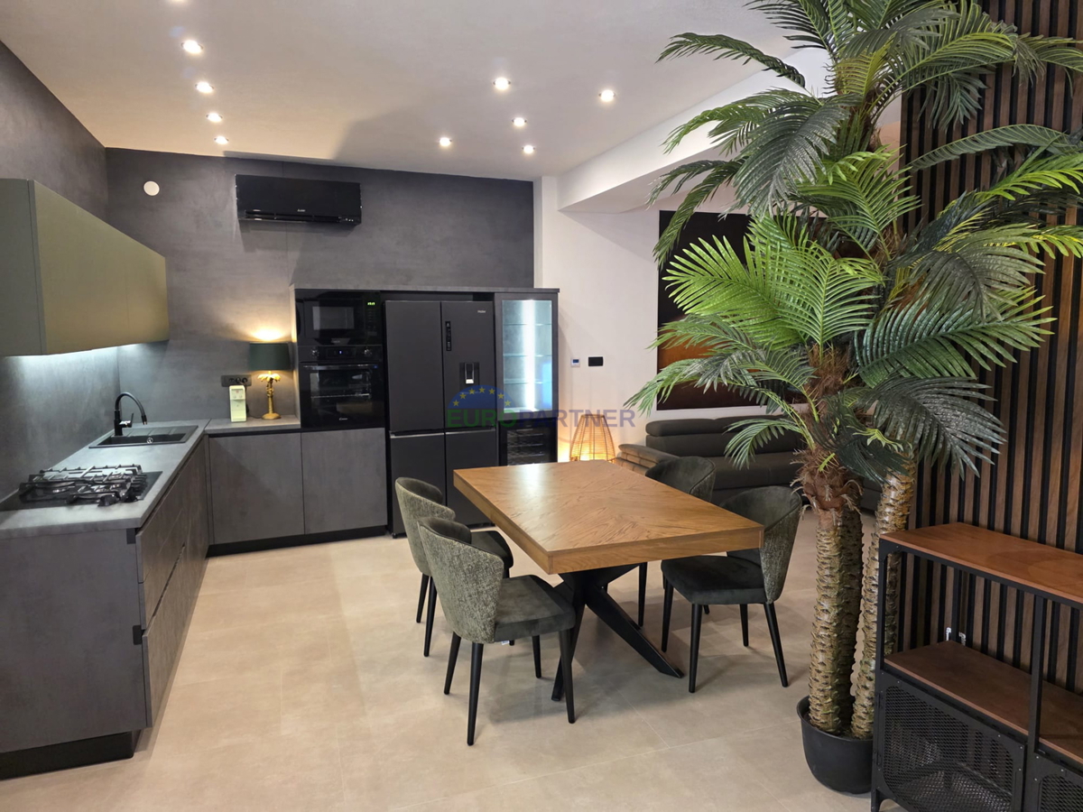 Appartamento KAŠTELA, 290.000 €