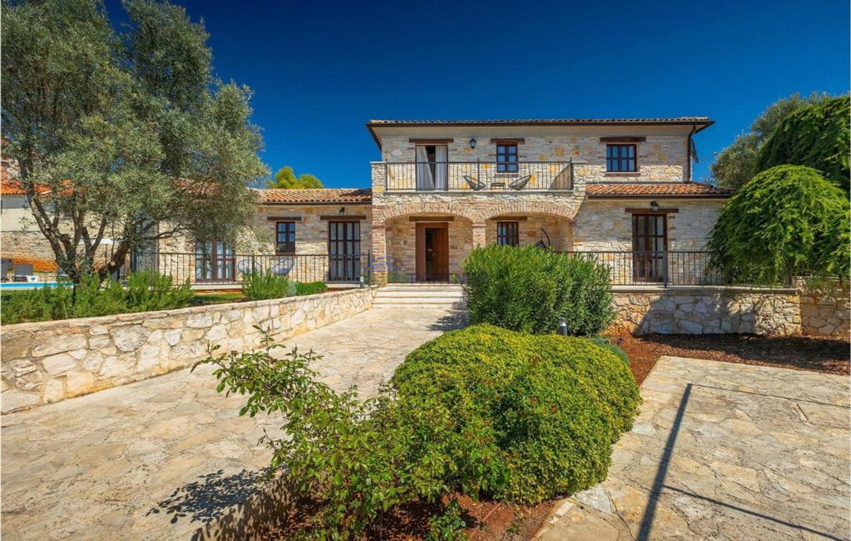 Дом POREČ, 560.000 €
