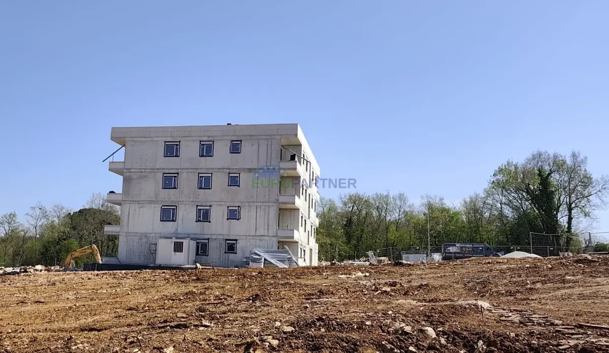 Istra, Poreč, prekrasan stan u prizemlju novogradnje