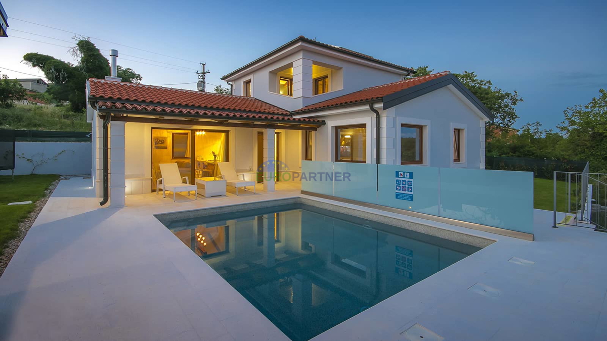 Дом BRTONIGLA, 690.000 €