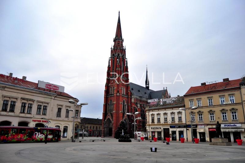 Locale commerciale OSIJEK, 5.900 €