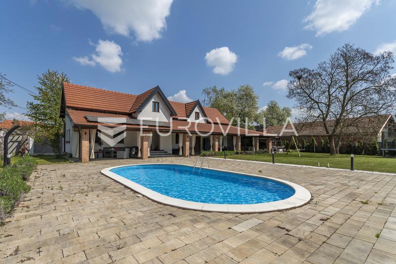 Дом TRNOVEC BARTOLOVEČKI, 380.000 €