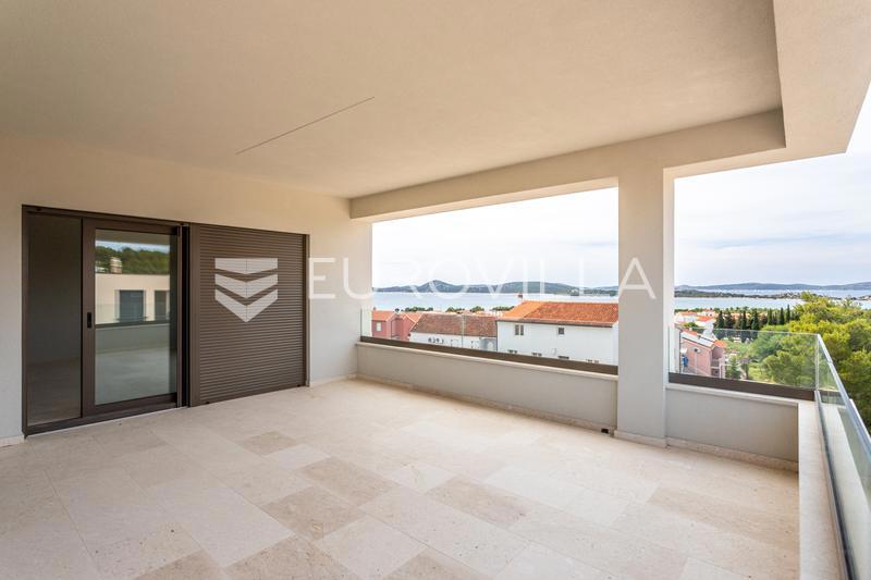 Vodice, NOVOGRADNJA, moderan trosoban stan s pogledom na more, 125,48 m², S7
