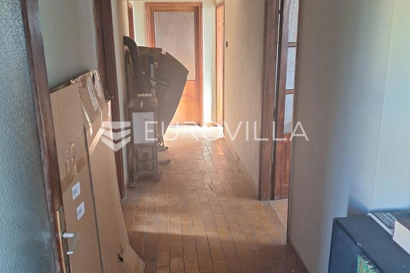 Дом KARLOVAC, 104.000 €
