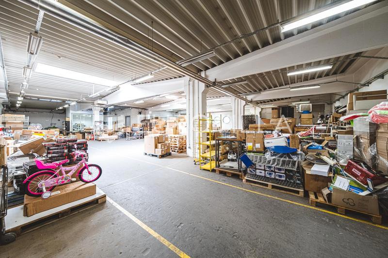 Locale commerciale ZAGREB, 18.000 €