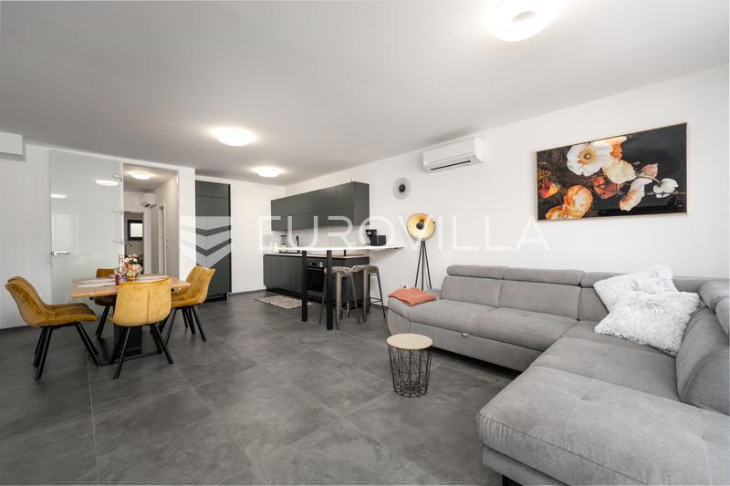 Appartamento FUNTANA, 414.000 €