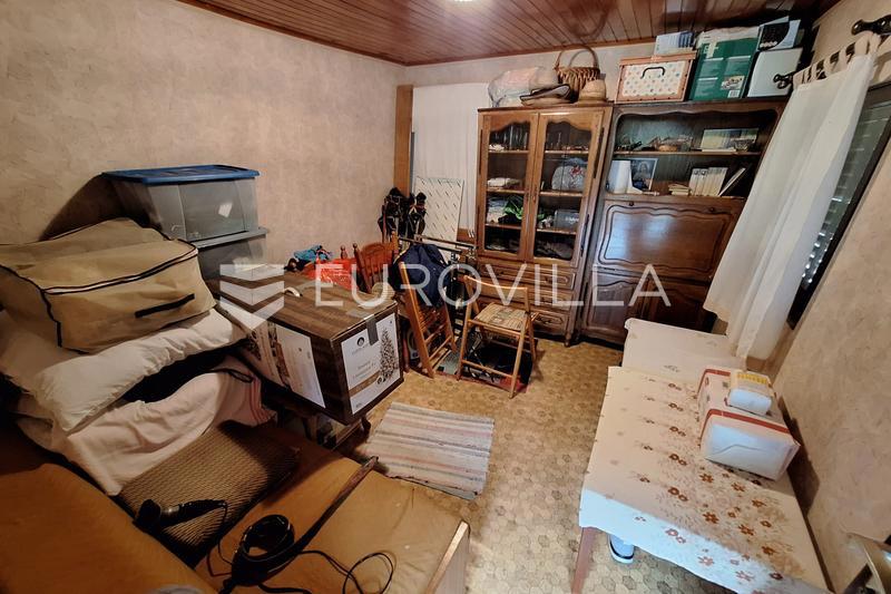 Дом DUGA RESA, 25.000 €