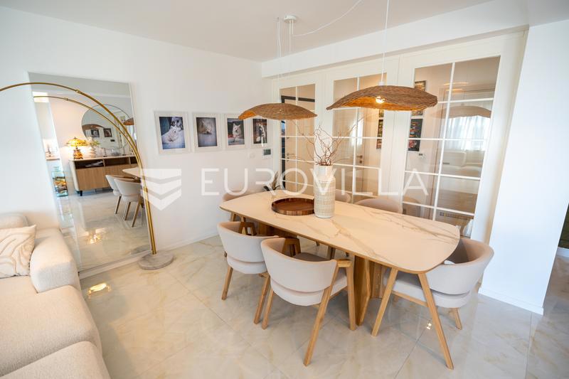 Appartamento ĐAKOVO, 210.000 €