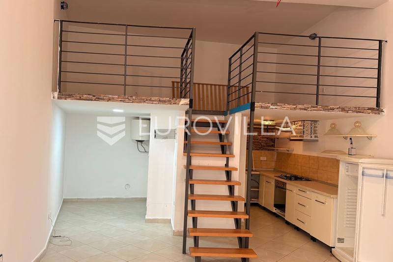 Locale commerciale LABIN, 88.200 €