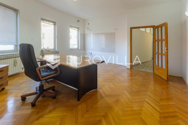 Appartamento SLAVONSKI BROD, 180.000 €