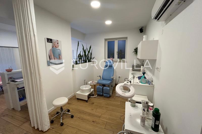 Locale commerciale FUNTANA, 1.700 €