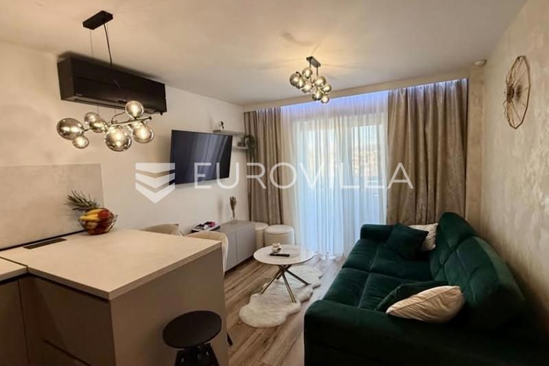 Appartamento KRK, 299.000 €