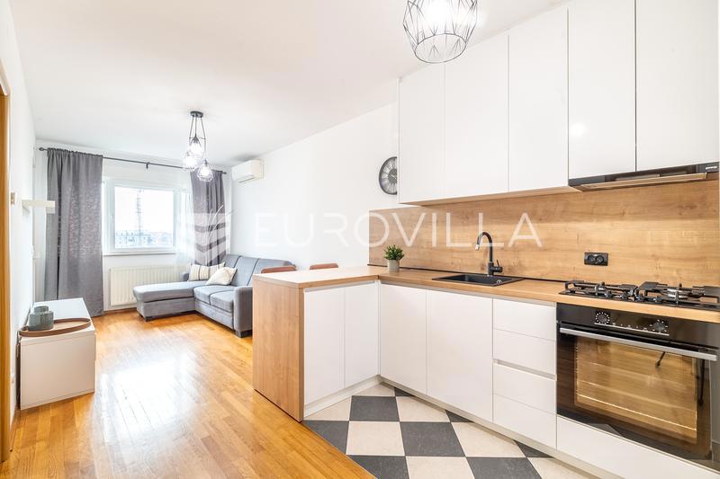 Appartamento ZAGREB, 700 €