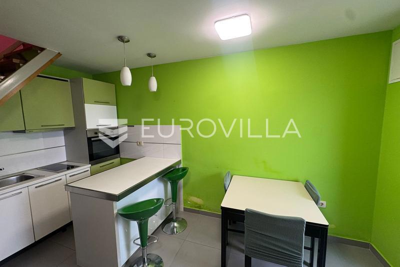 Appartamento PLOČE, 400 €