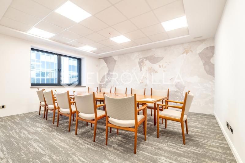 Locale commerciale ZAGREB, 28.000 €