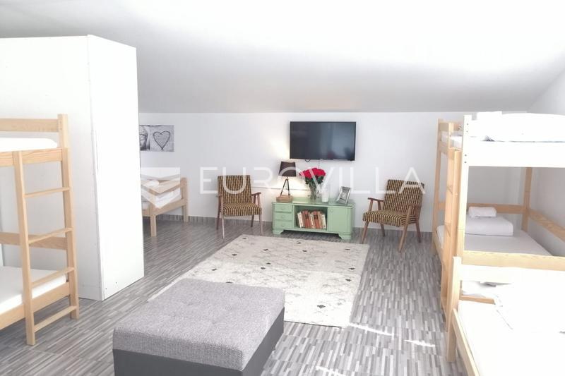 Locale commerciale KARLOVAC, 370.000 €