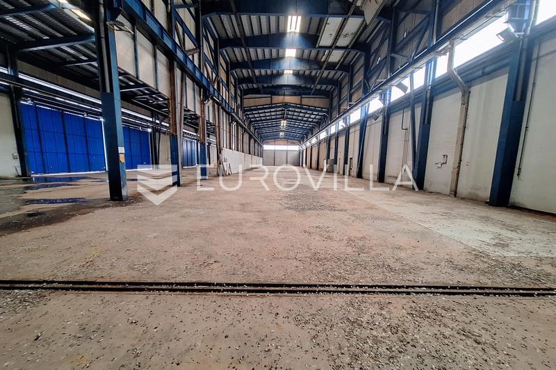 Locale commerciale GOSPIĆ, 1.950.000 €