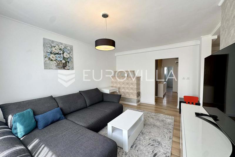 Pula, Šijana, completely renovated and furnished apartment in a great location