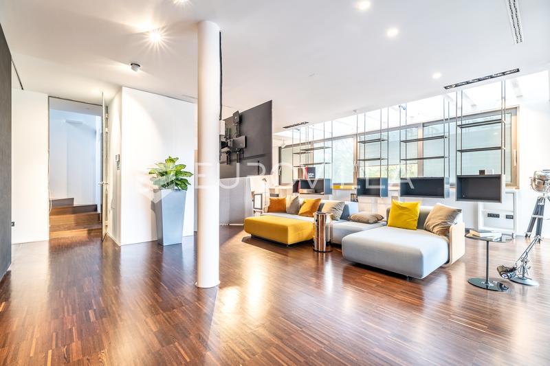 Дом ZAGREB, 15.000 €