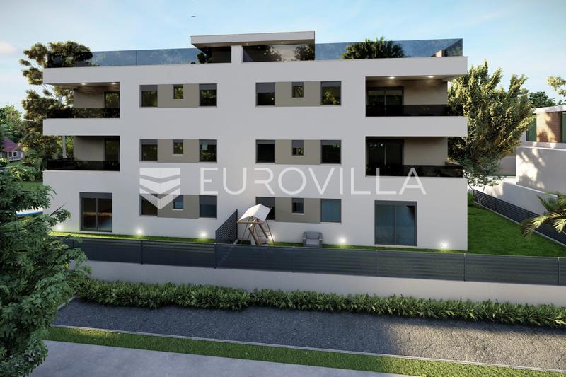 KAŠTEL LUKŠIĆ