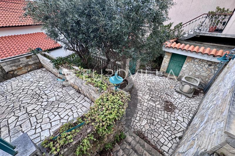 KOSTRENA SVETA LUCIJA